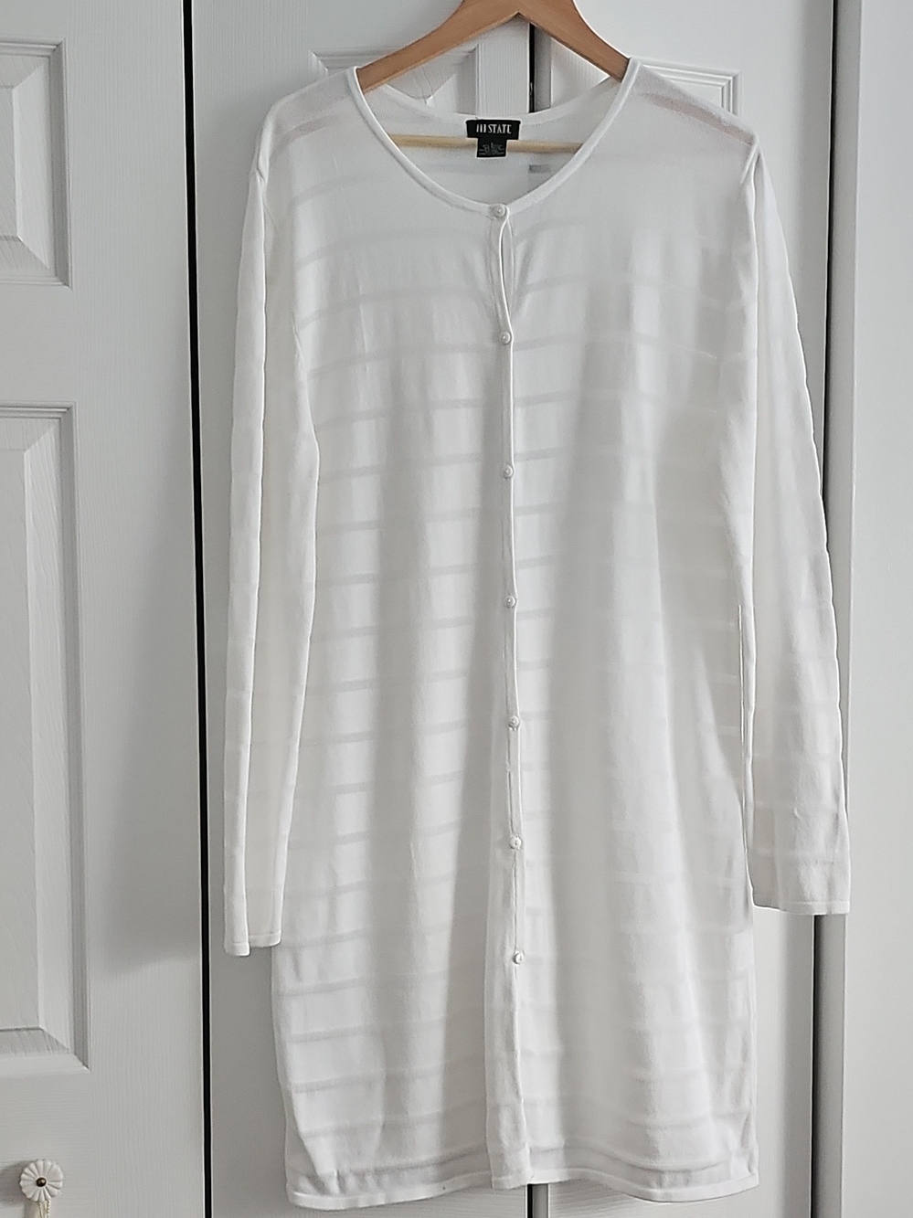 III STATE White Long Sleeve Button-Front Cardigan.